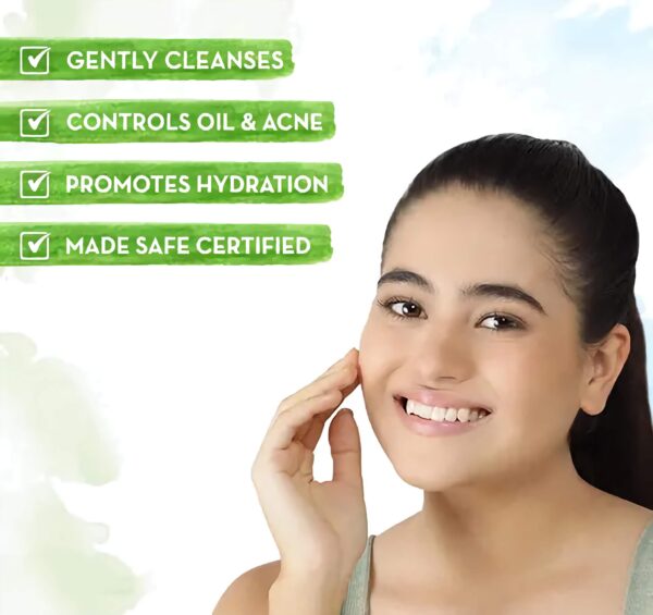 Mamaearth Multani Mitti Face Wash - Multani Mitti & Bulgarian Rose For Oil Control & Acne - 100ml - Image 3