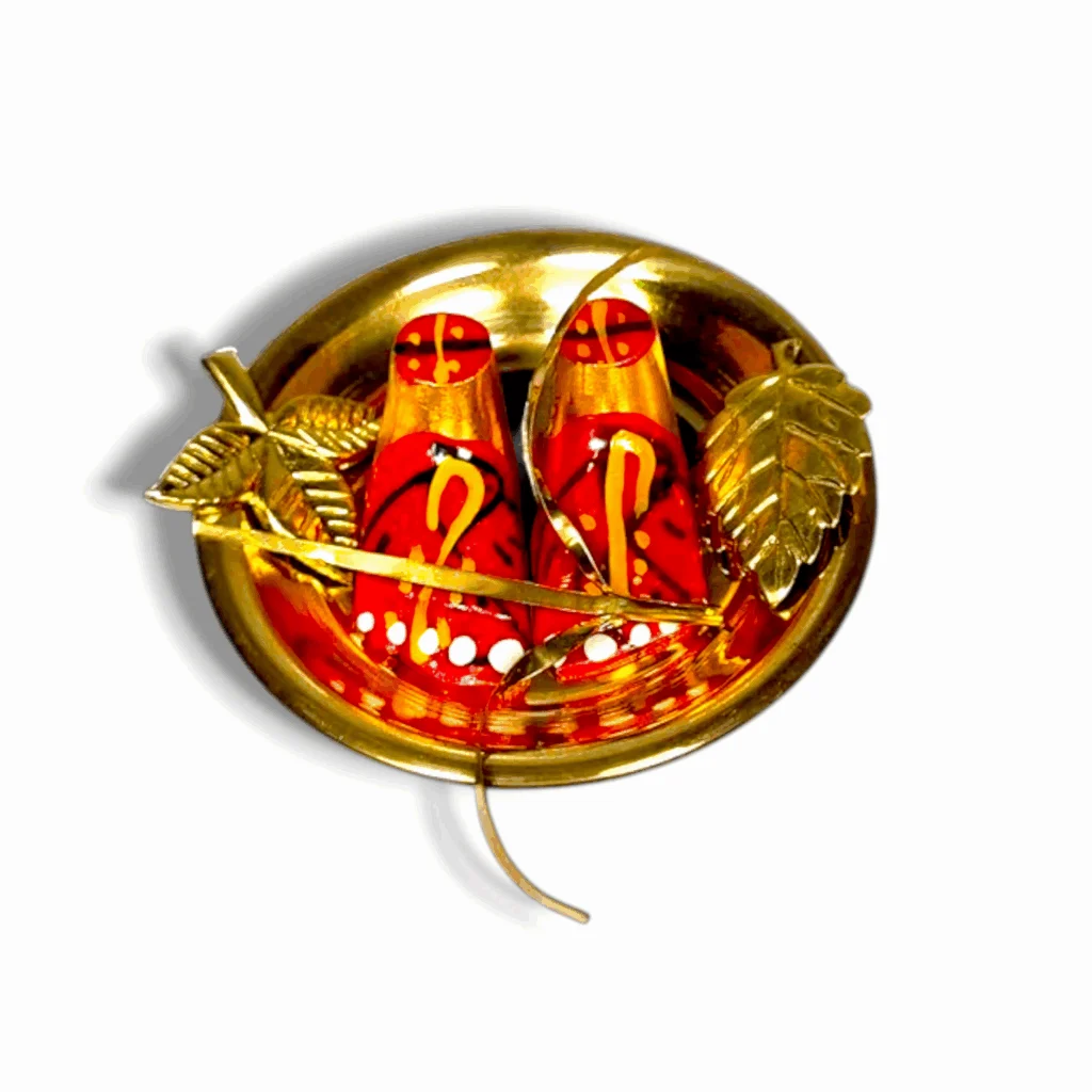 Maa Tara Charan Paduka Set With Pure Brass Plate - Maa Tara Charan Paduka - With Bel Pata, Tulsi Pata And Durba Grass