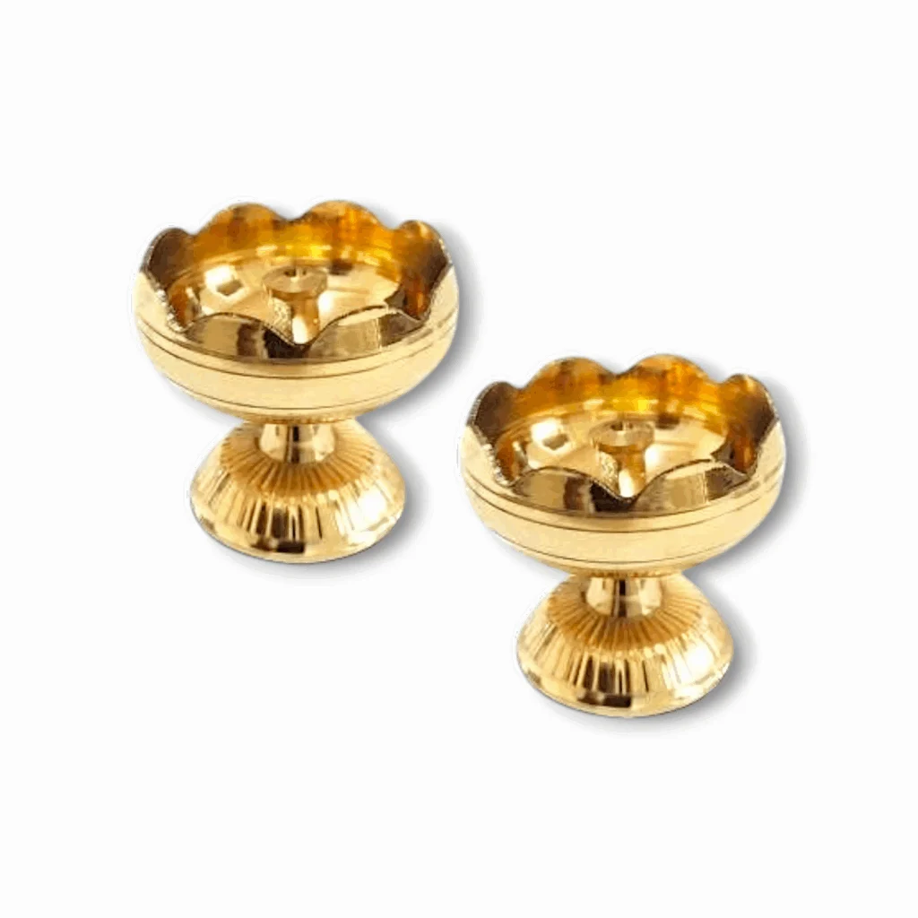 Classic Brass Flower Design Diya - Decorative Brass Oil Lamp - Lamp For Home Temple Puja Articles Decor Gifts(Pack of 2)